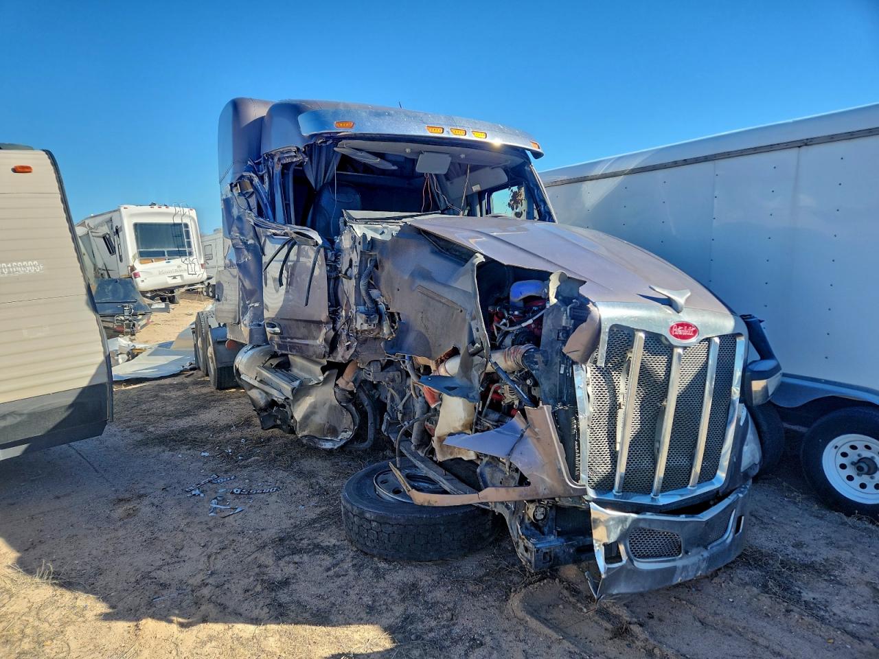 2023 Peterbilt 579