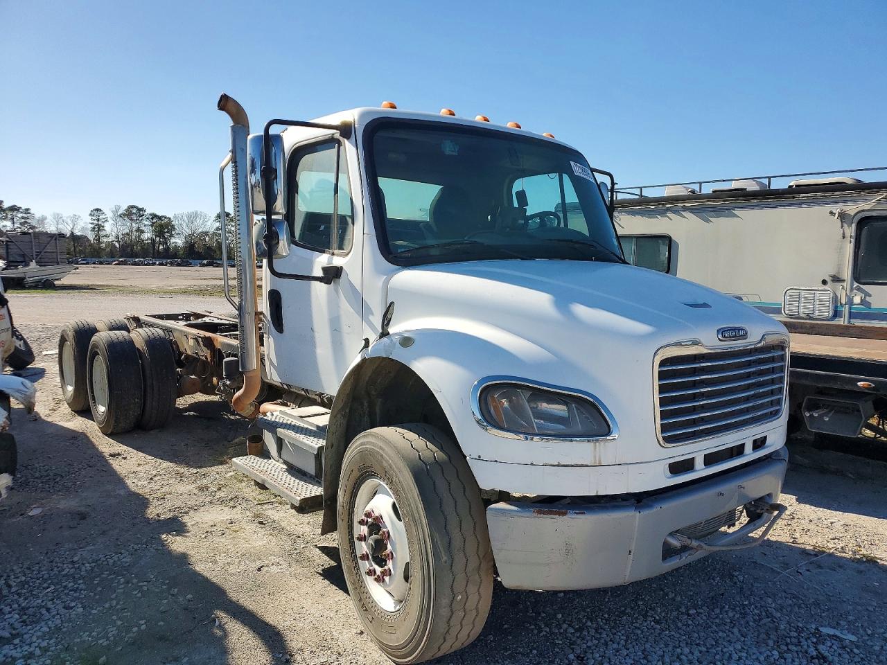 2010 Freightliner M2