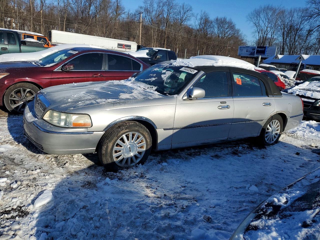 2004 Lincoln Town Car