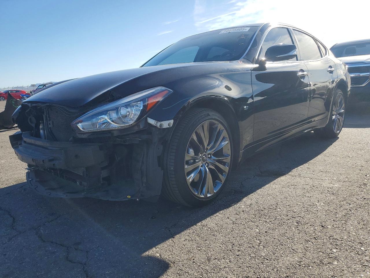 2017 Infiniti Q70 3.7