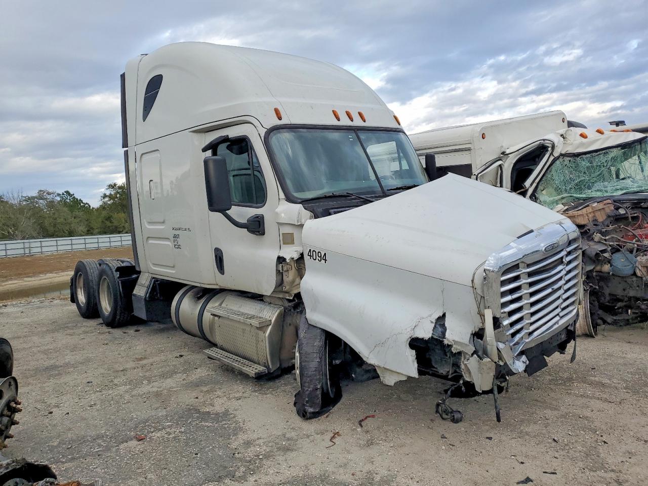 2014 Freightliner Cascadia 125