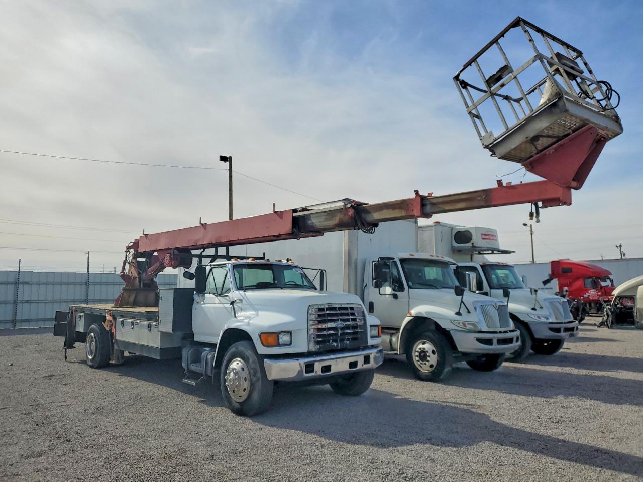 1997 Ford F800