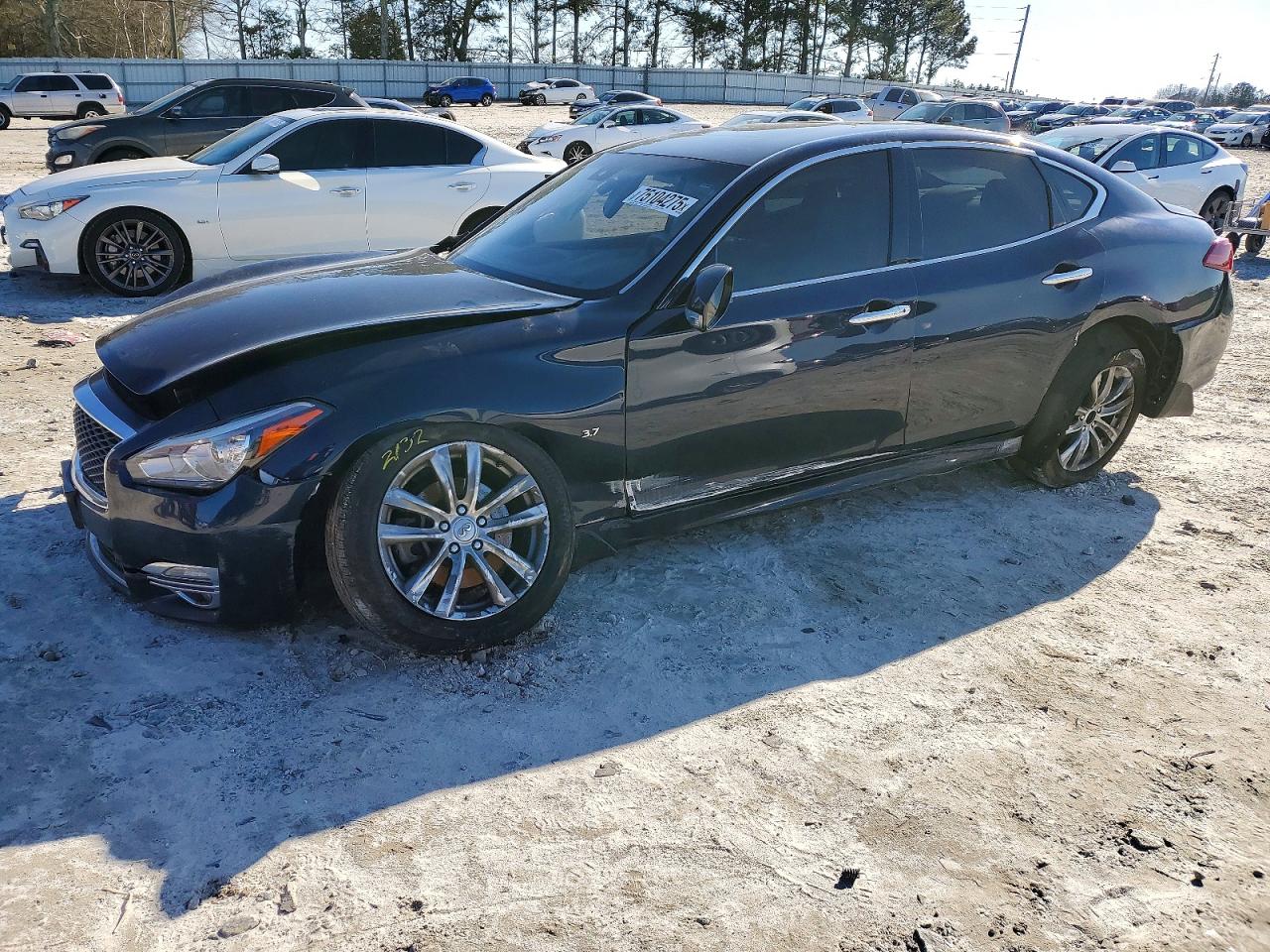 2015 Infiniti Q70