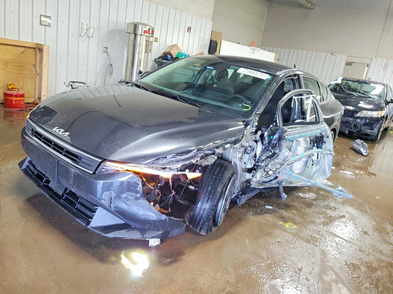 Kia K4