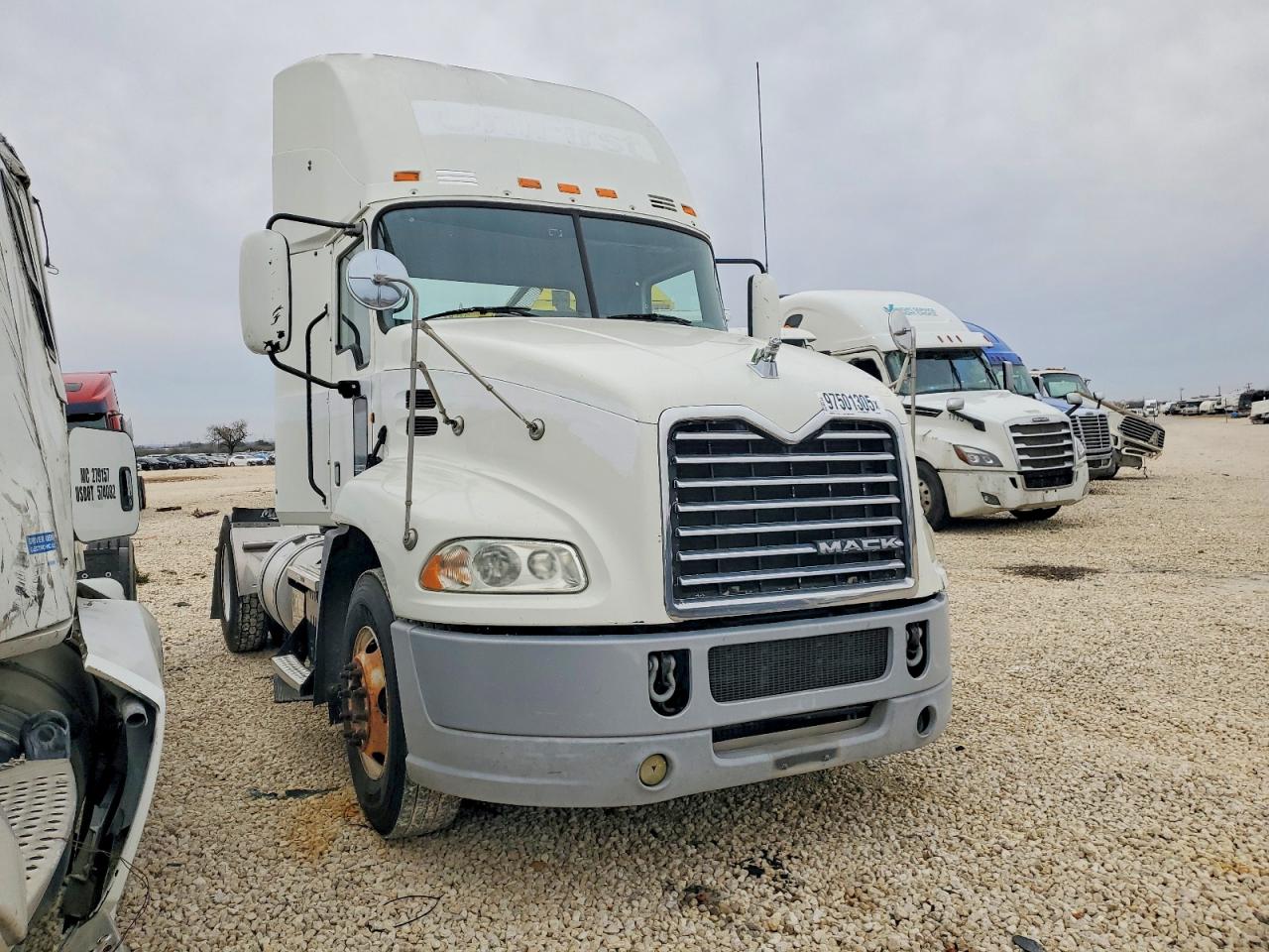 2013 Mack Cxu613