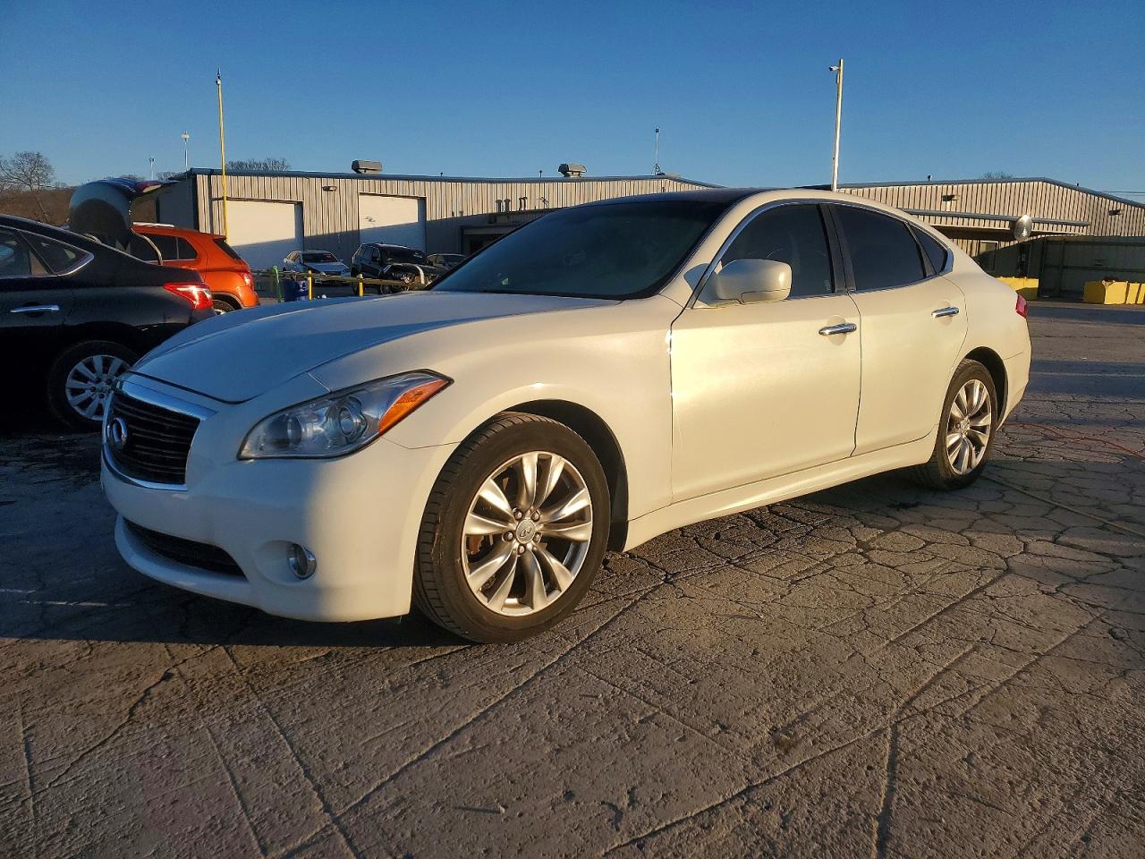 2013 Infiniti M37