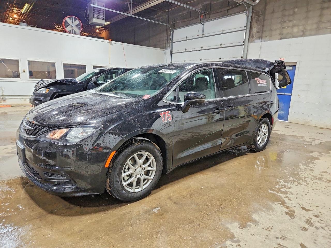 2025 Chrysler Voyager