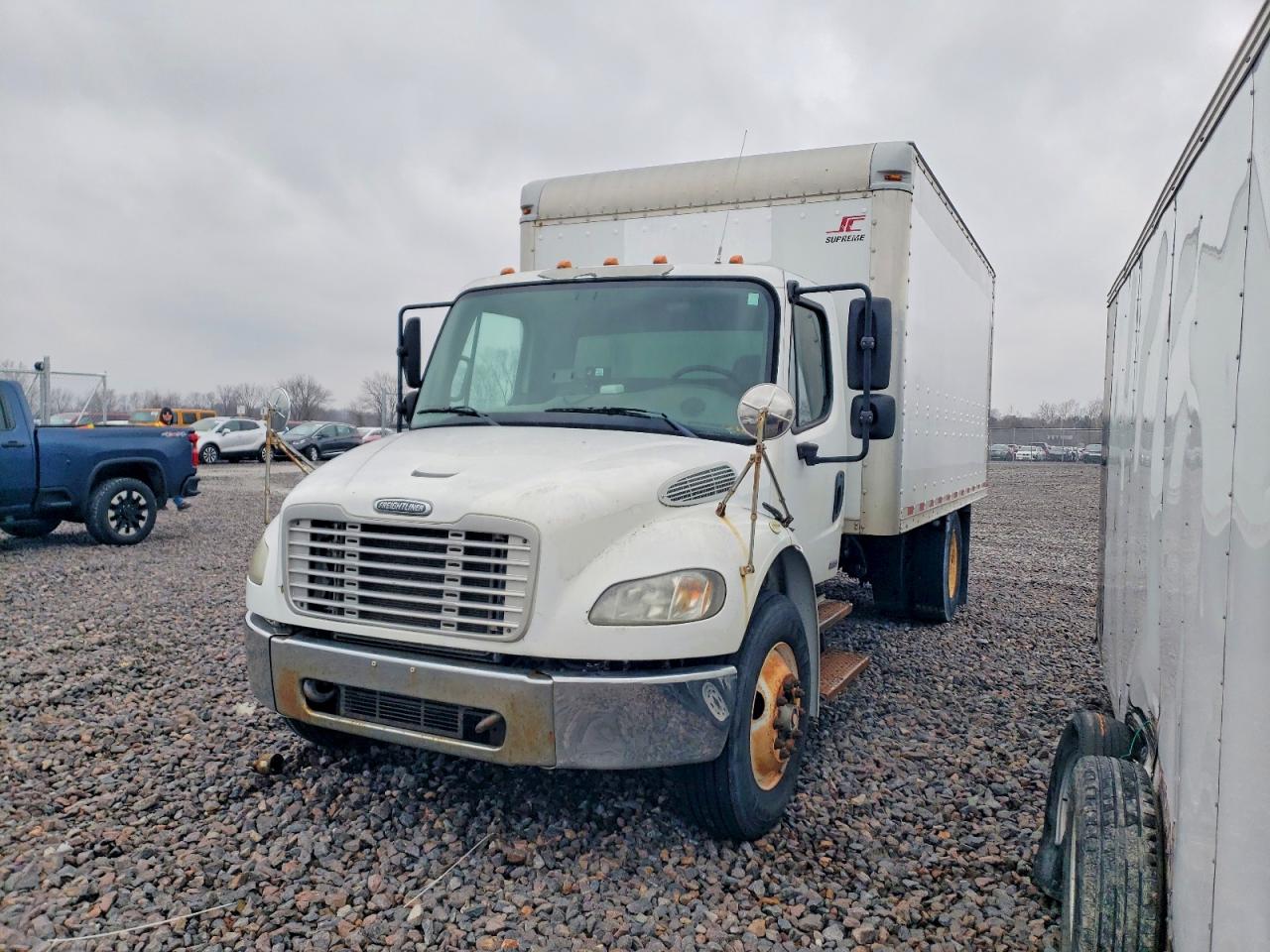 2009 Freightliner M2