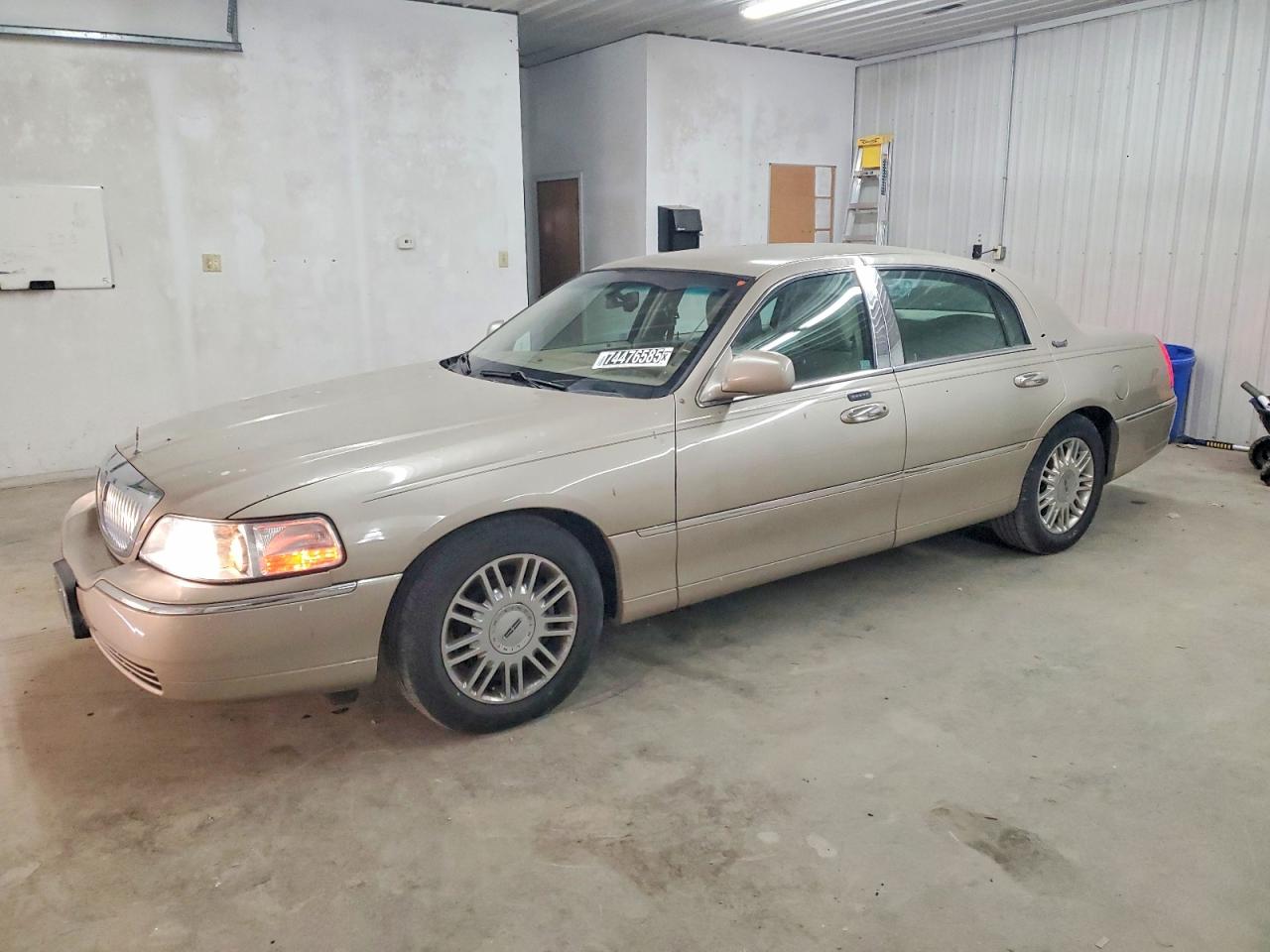 2011 Lincoln Town Car