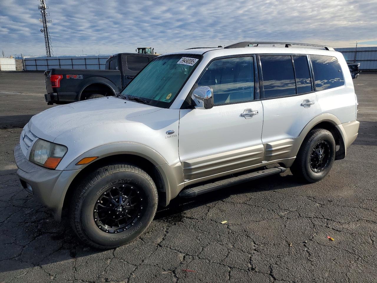 2002 Mitsubishi Montero