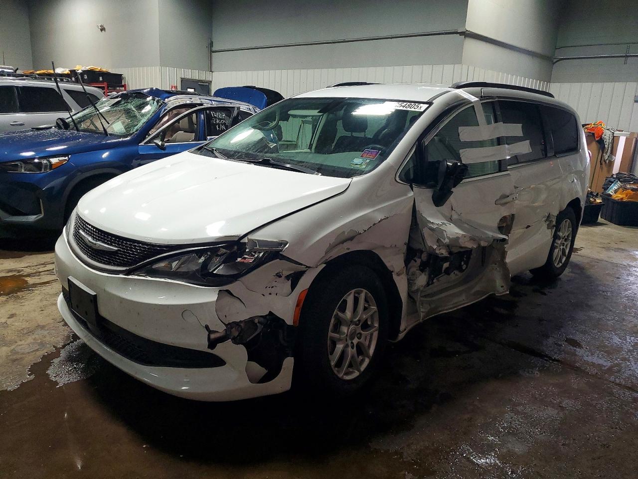 2022 Chrysler Voyager