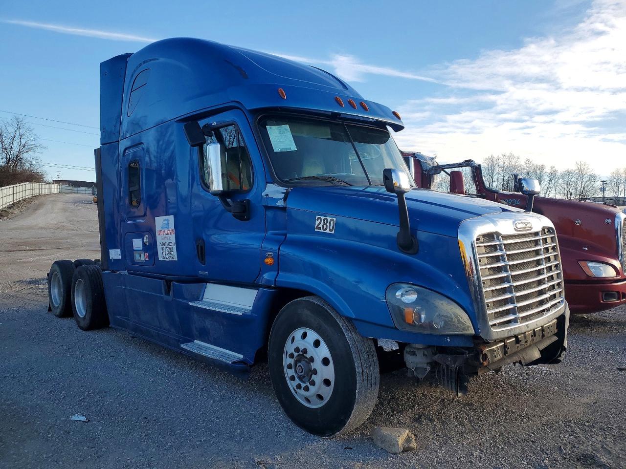 2016 Freightliner Cascadia 126