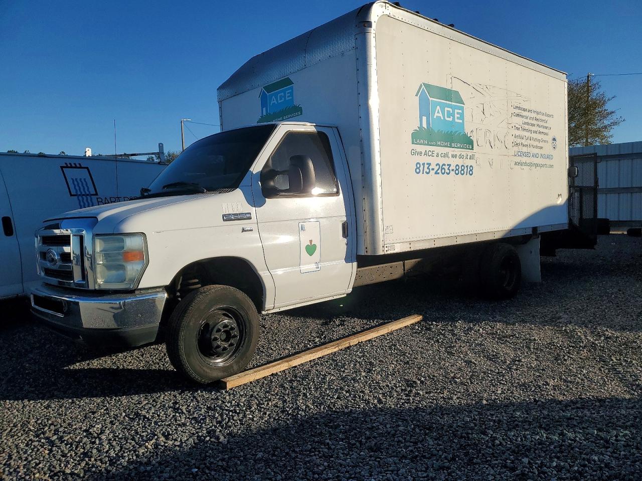 2013 Ford E-350