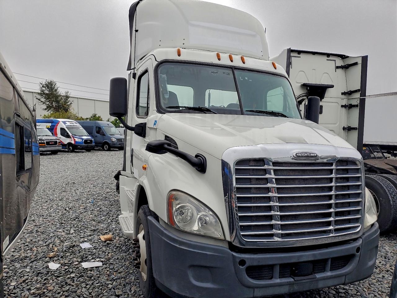 2017 Freightliner Cascadia 113
