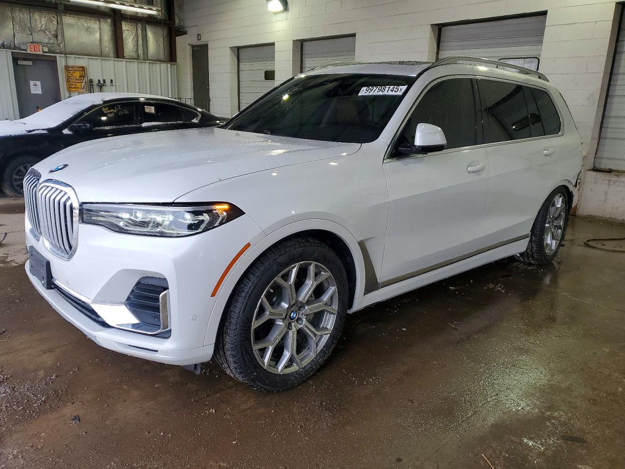 2021 BMW X7