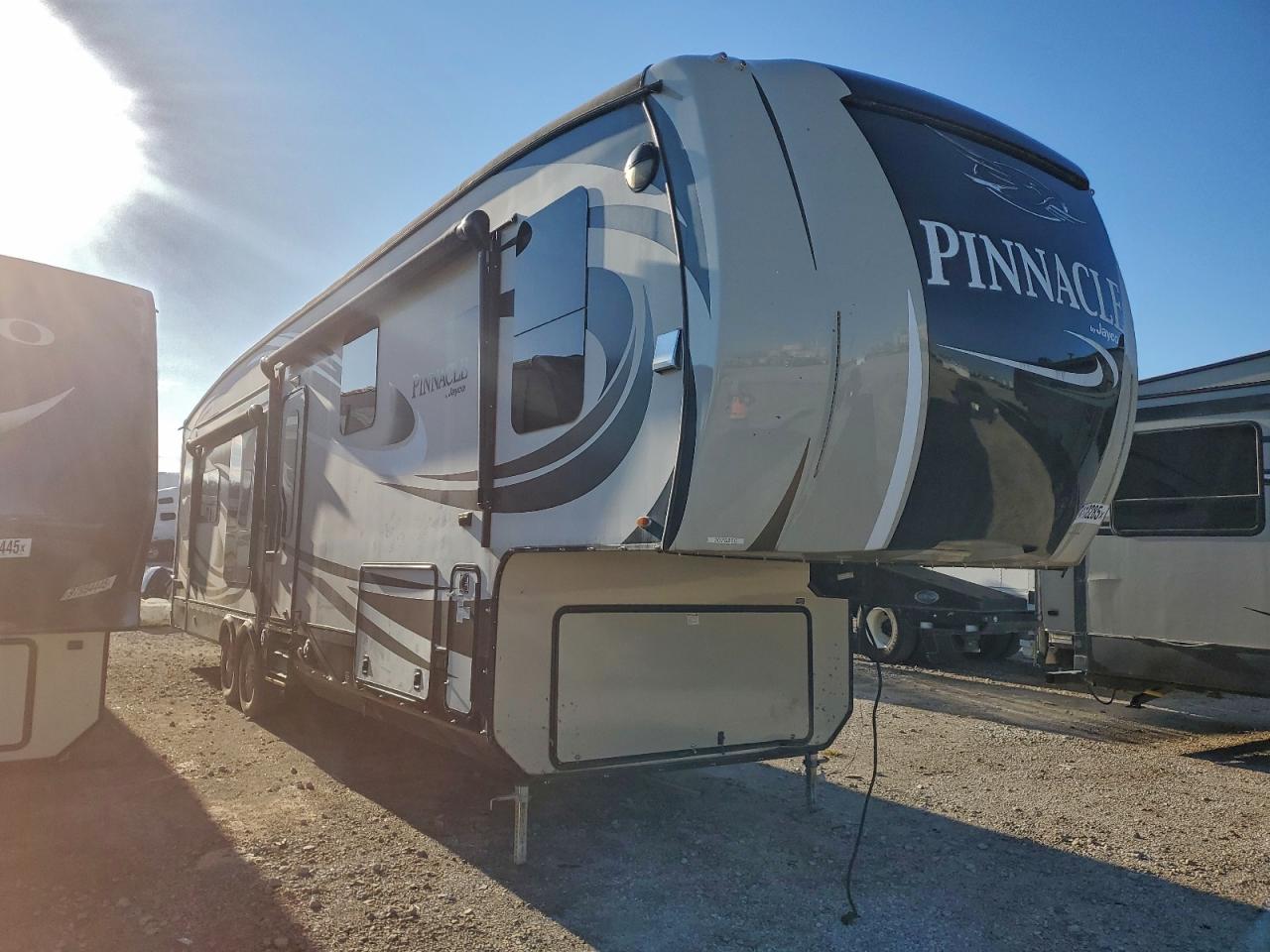 2017 Jayco Pinnacle