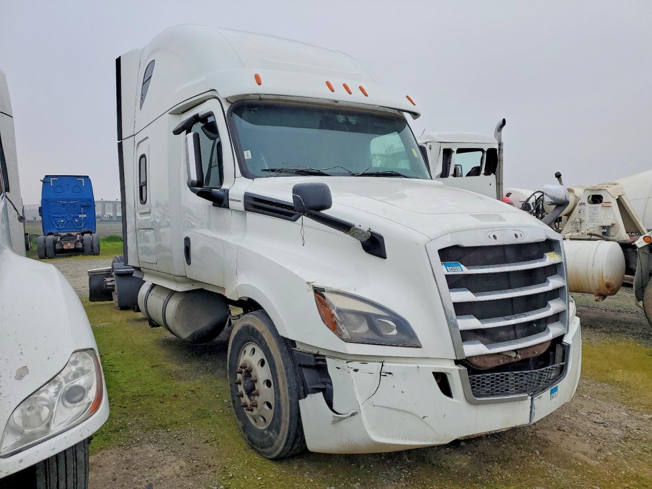 2020 Freightliner Cascadia 126
