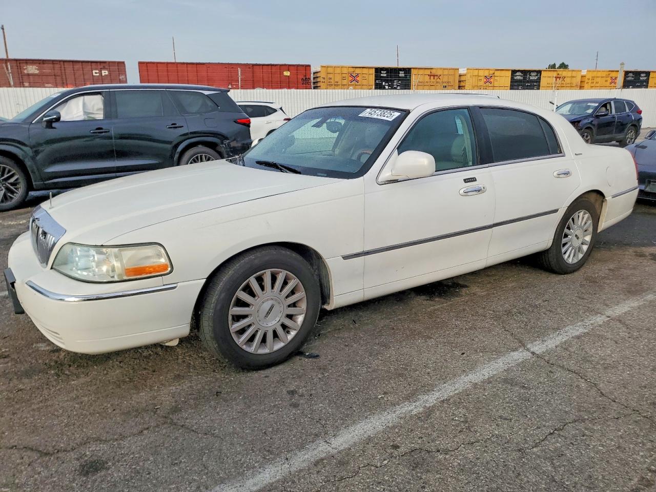 2003 Lincoln Town Car