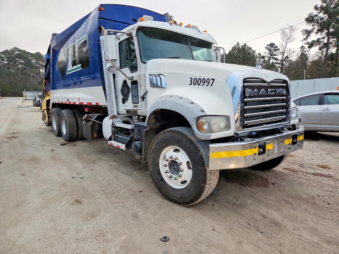2012 Mack Gu713