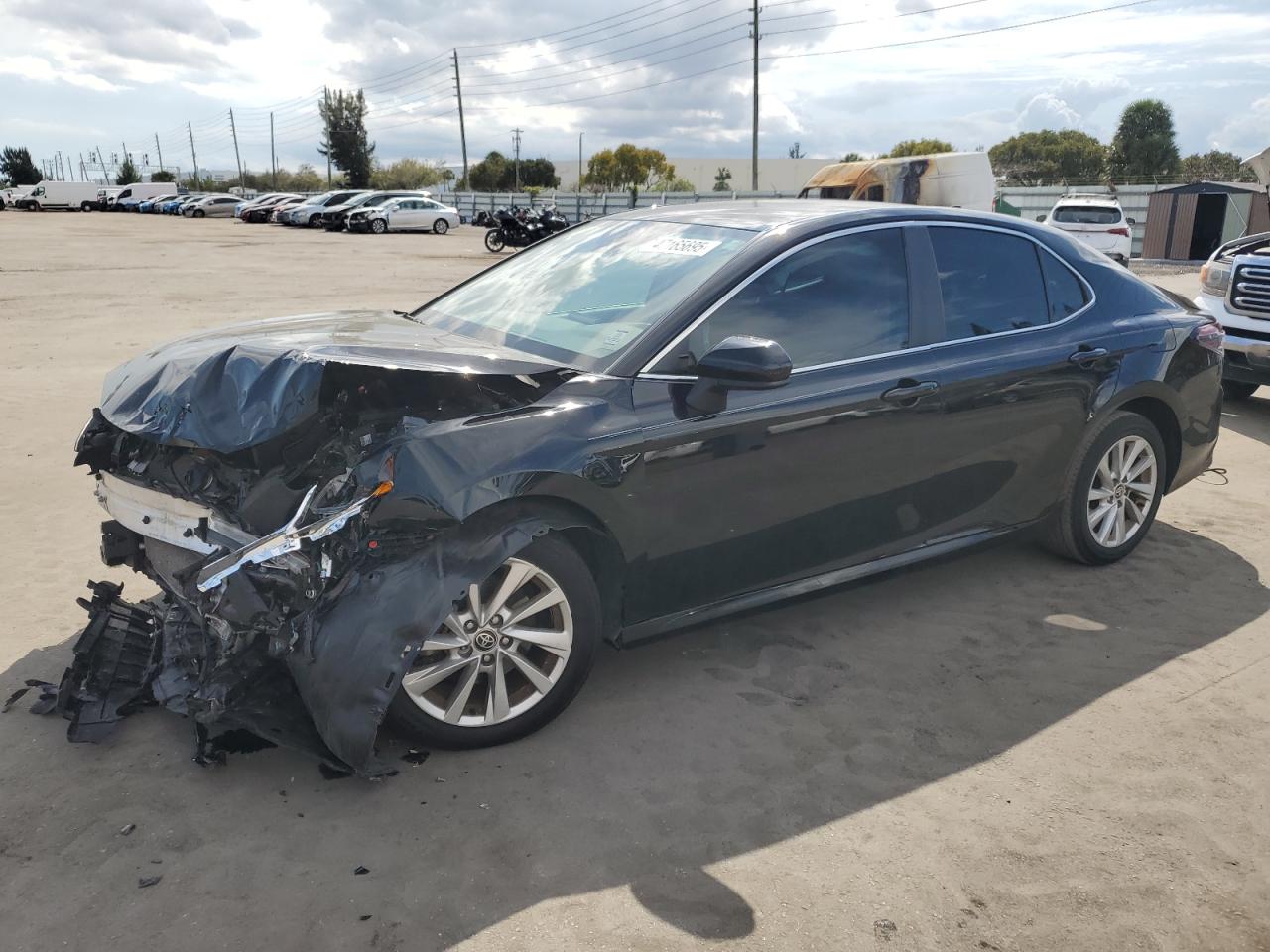 2023 Toyota Camry le LE