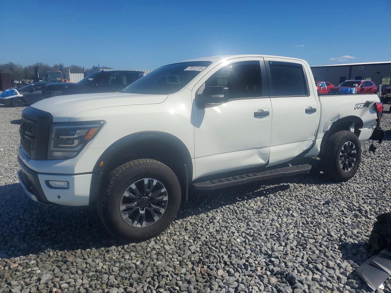 Nissan Titan