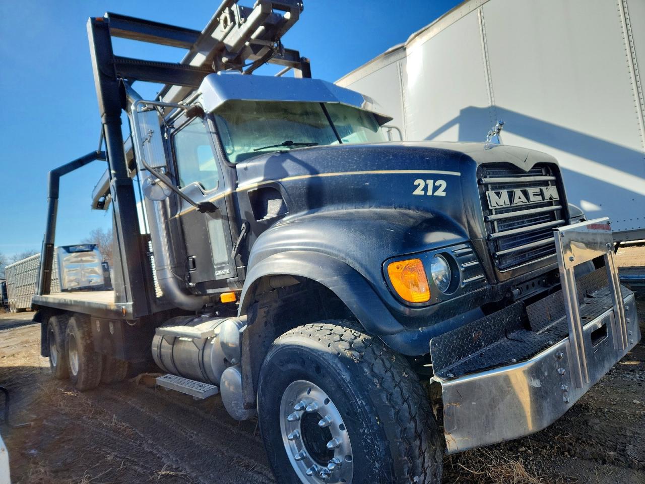 2005 Mack Cv713