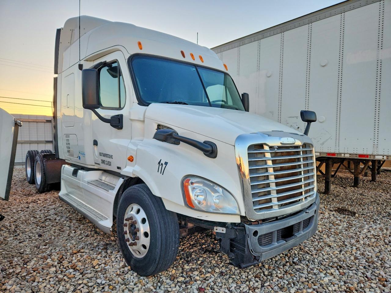 2010 Freigliner Cascadia 113