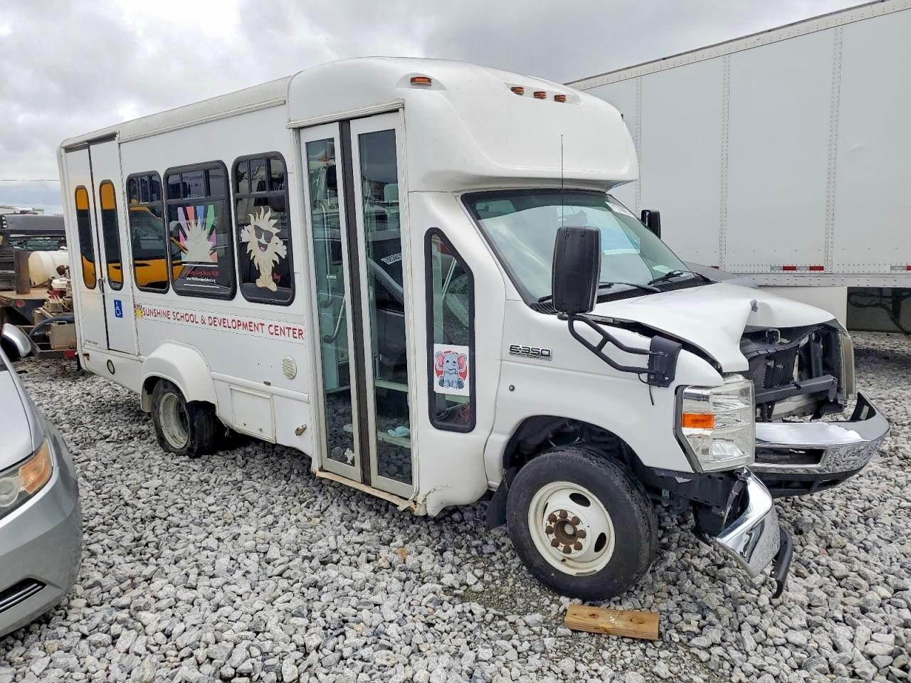 2016 Ford Econoline