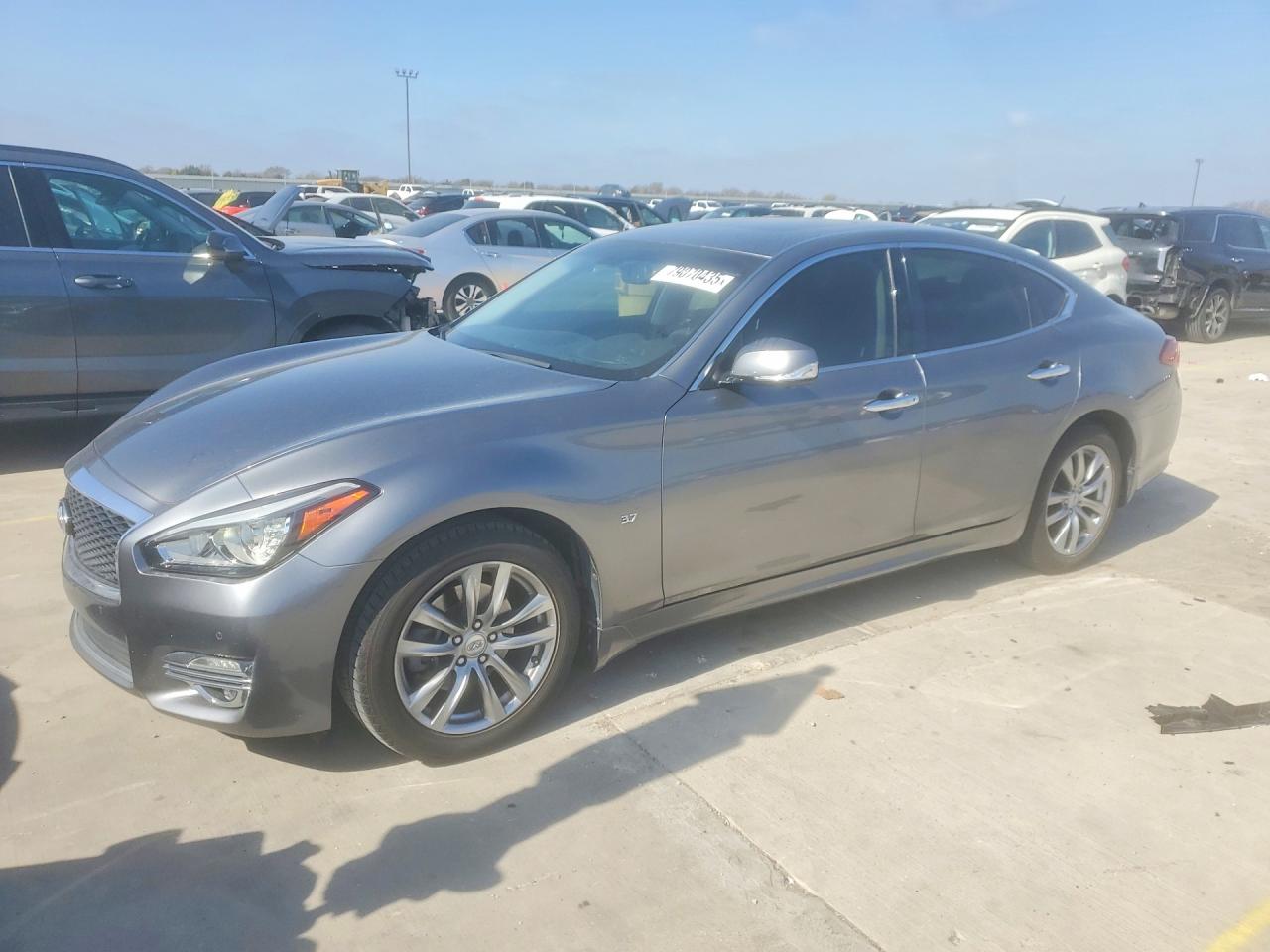 2015 Infiniti Q70