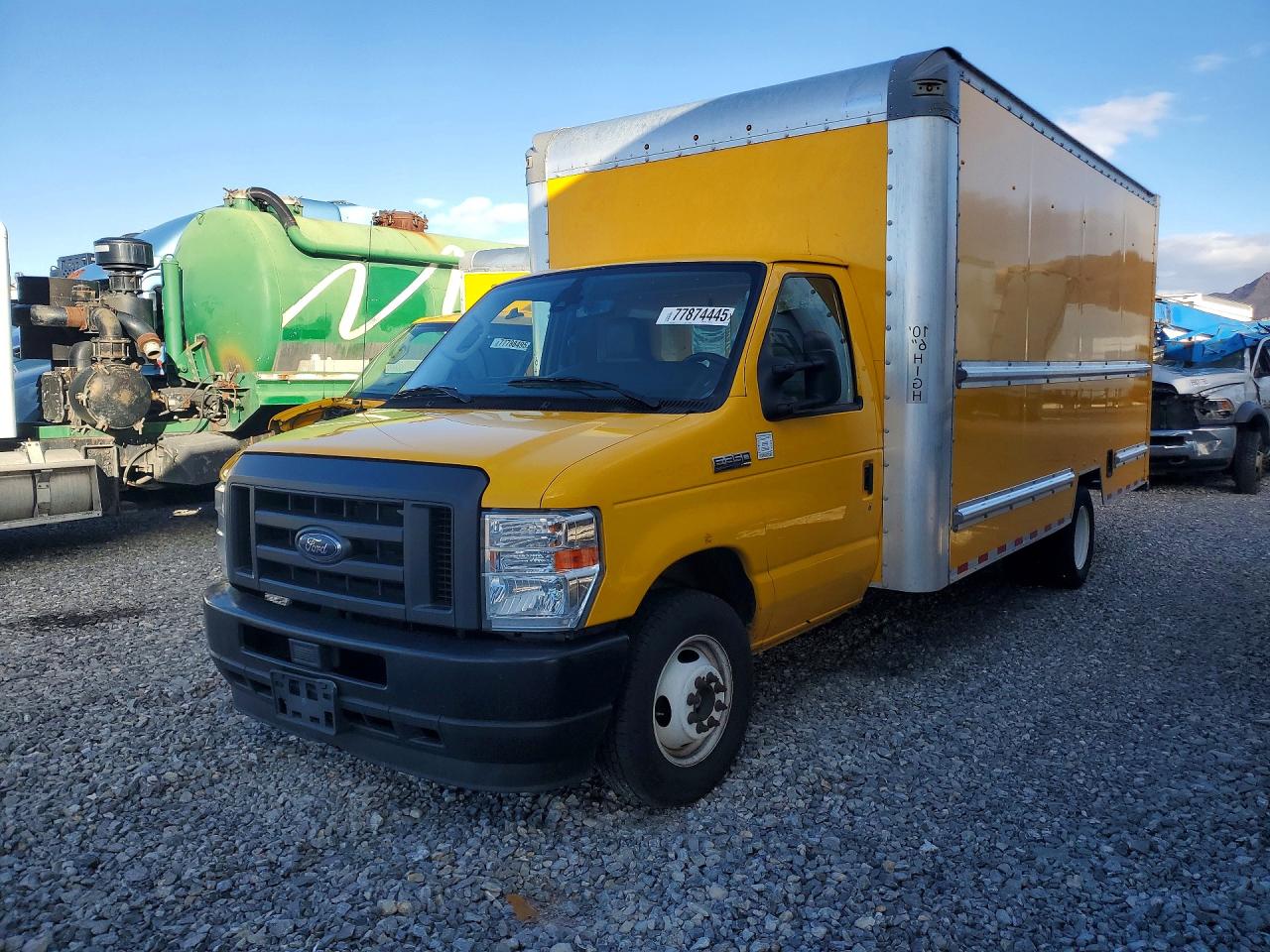 2022 Ford E-350