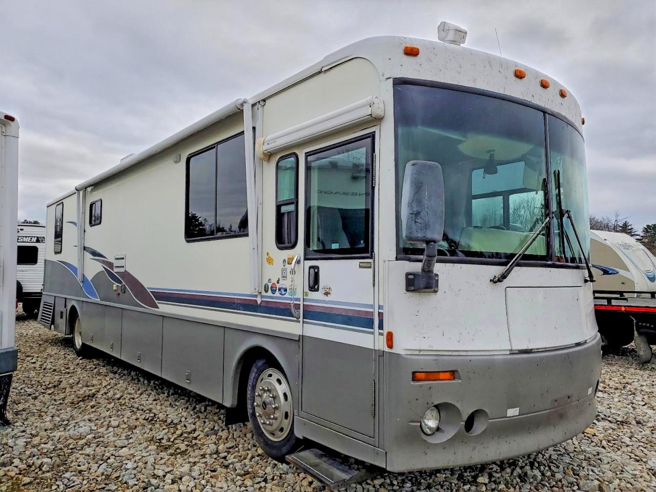 2002 Freightliner Chassis