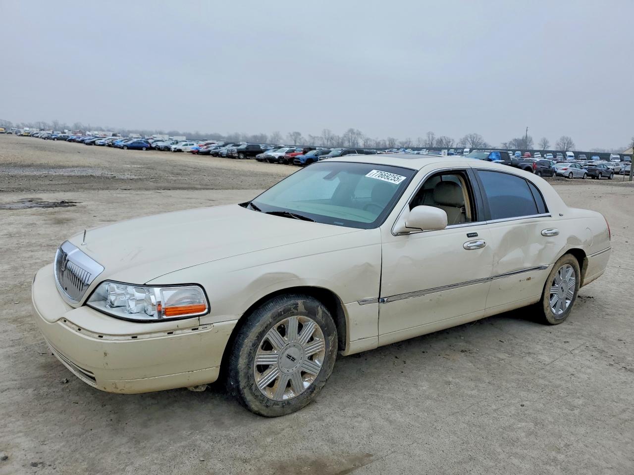 2003 Lincoln Town Car