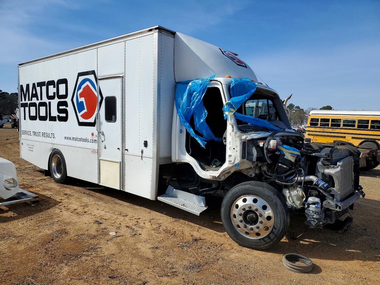 2017 Freightliner M2