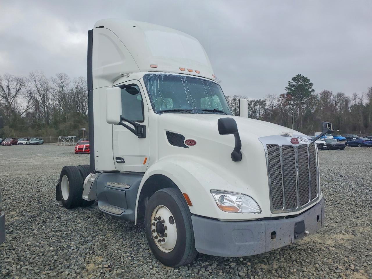 2017 Peterbilt 579