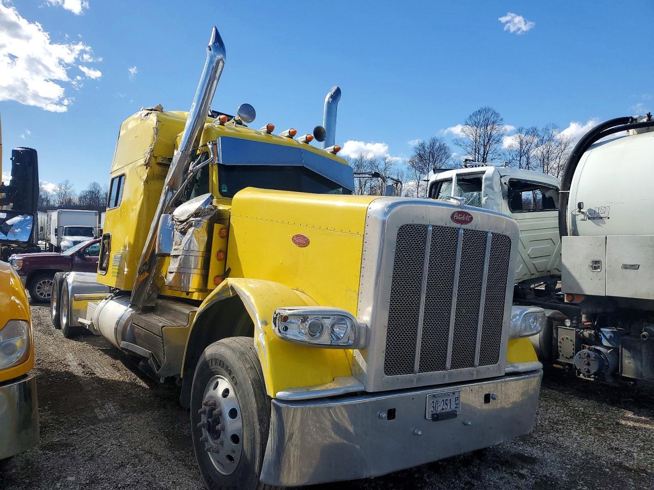 2023 Peterbilt Tractor