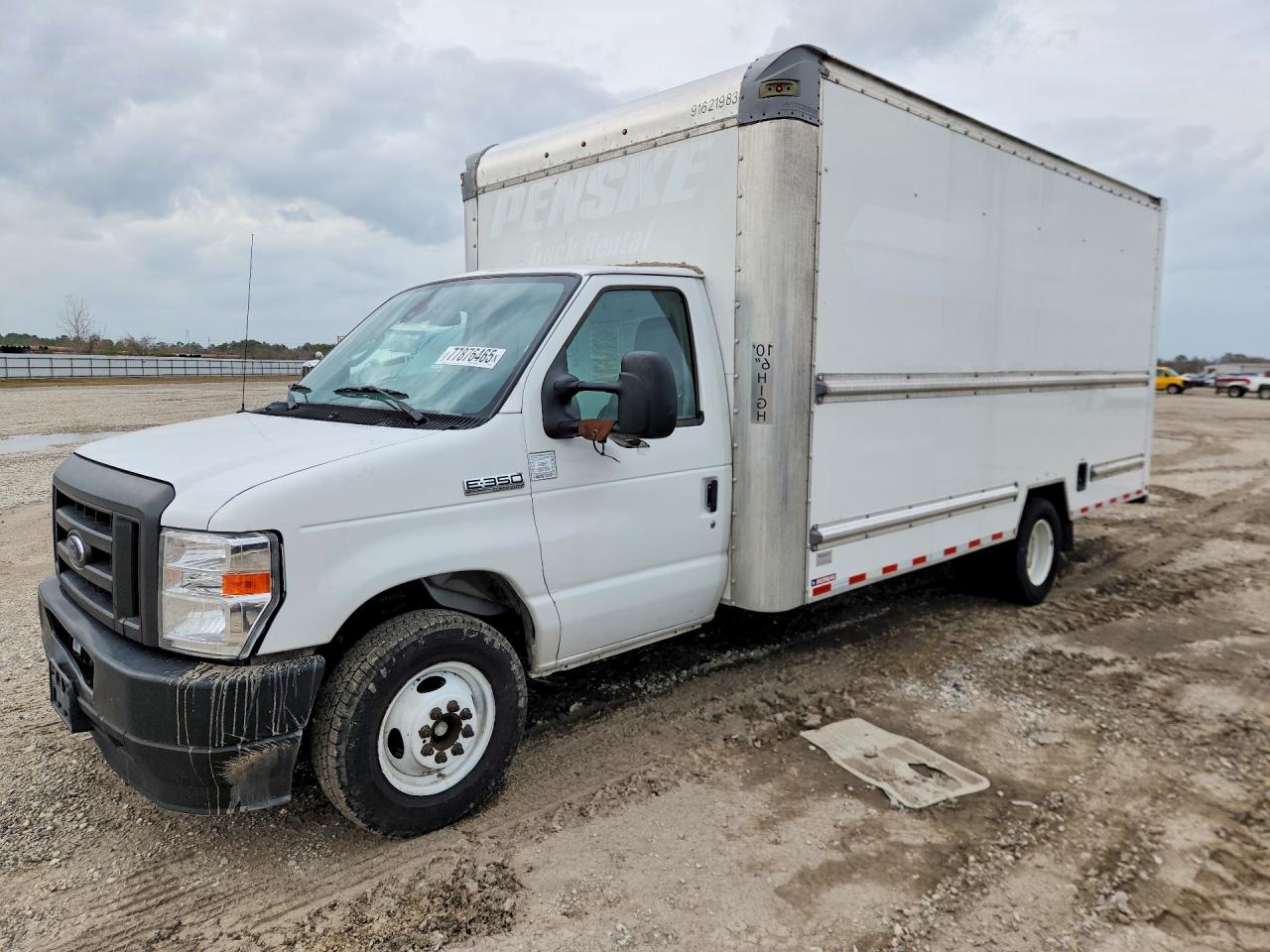 2022 Ford E-350