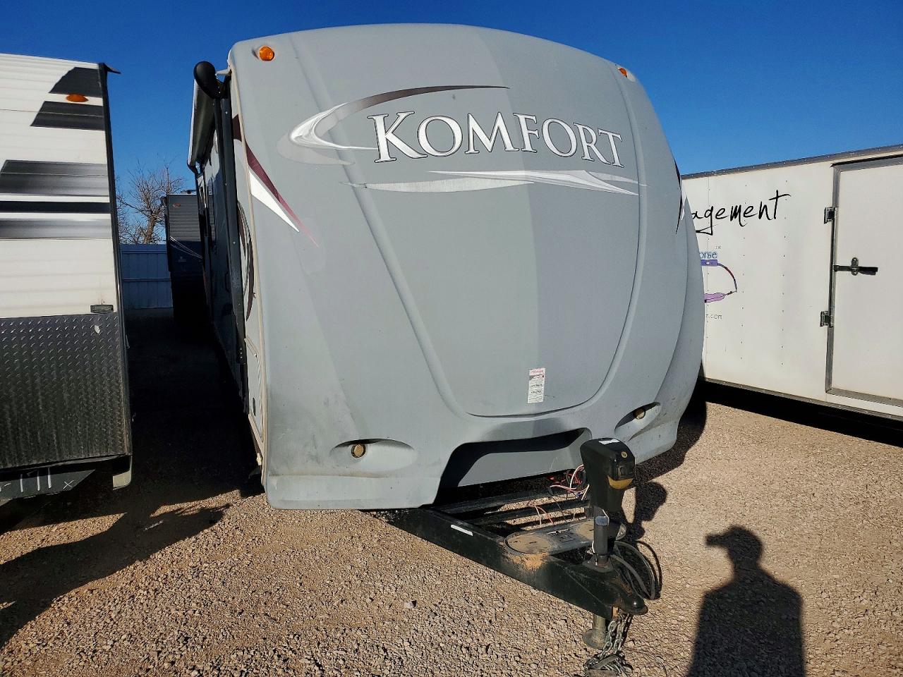 2013 Komfort Recreational Vehicle (rv)