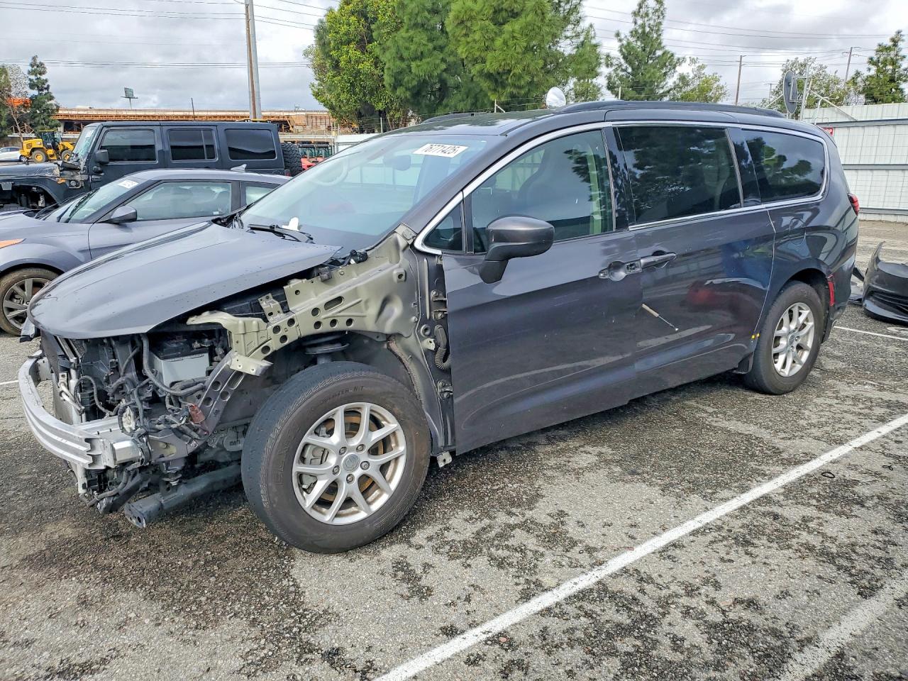 2020 Chrysler Voyager