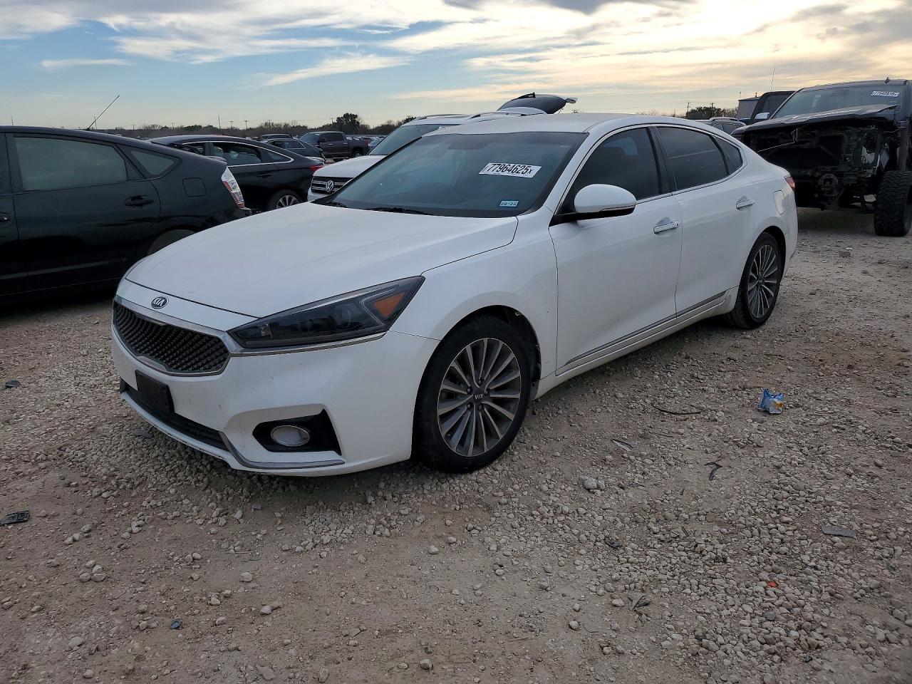 2017 Kia Cadenza