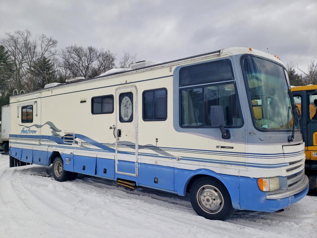 1999 Fleetwood Pace Arrow