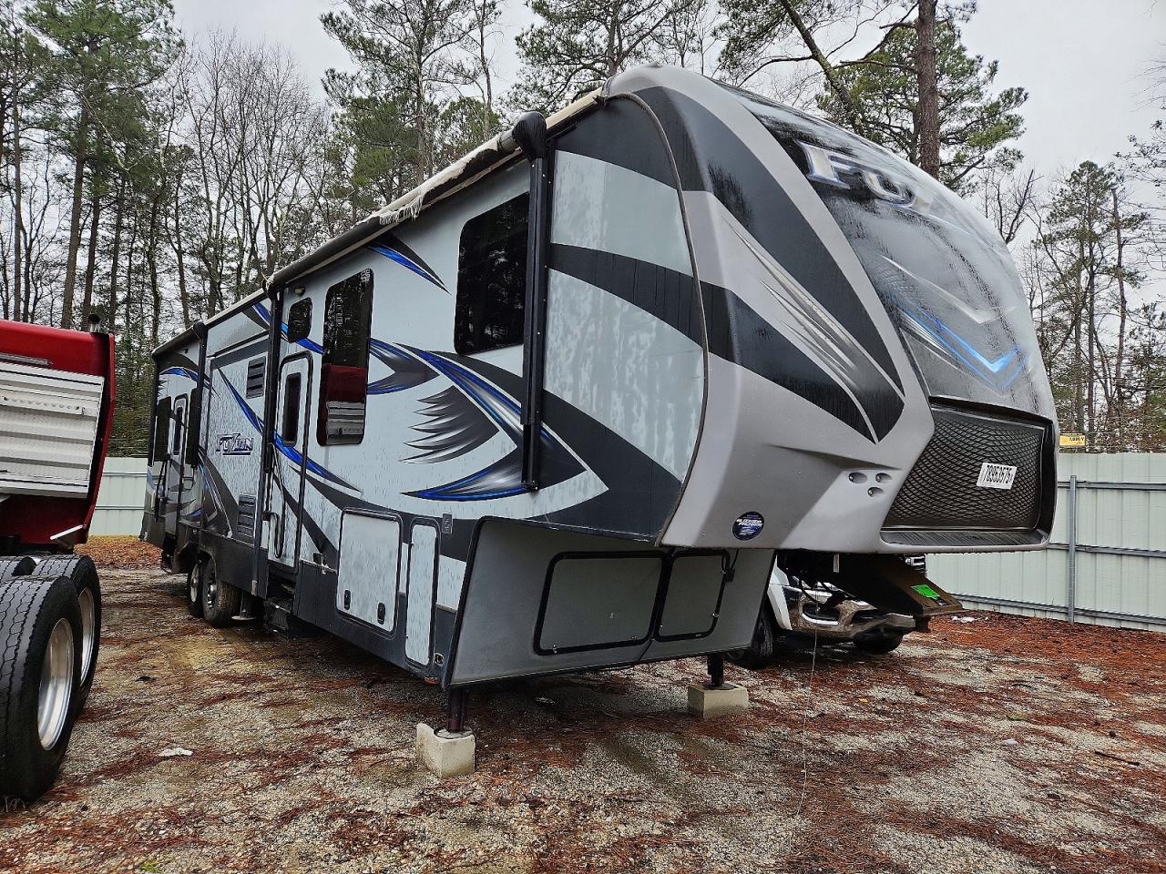 2016 Keystone Fuzion