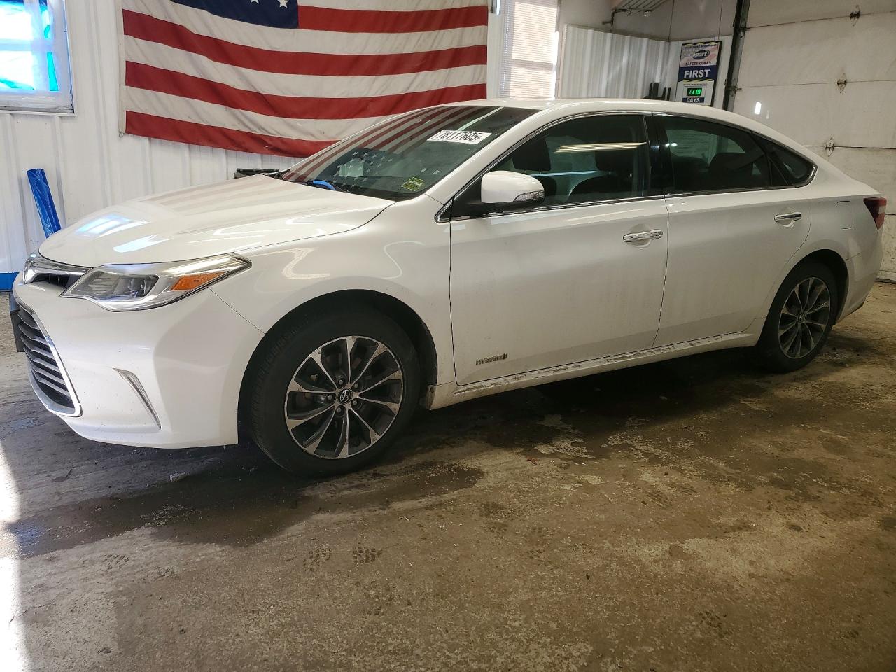 2016 Toyota Avalon Hybrid