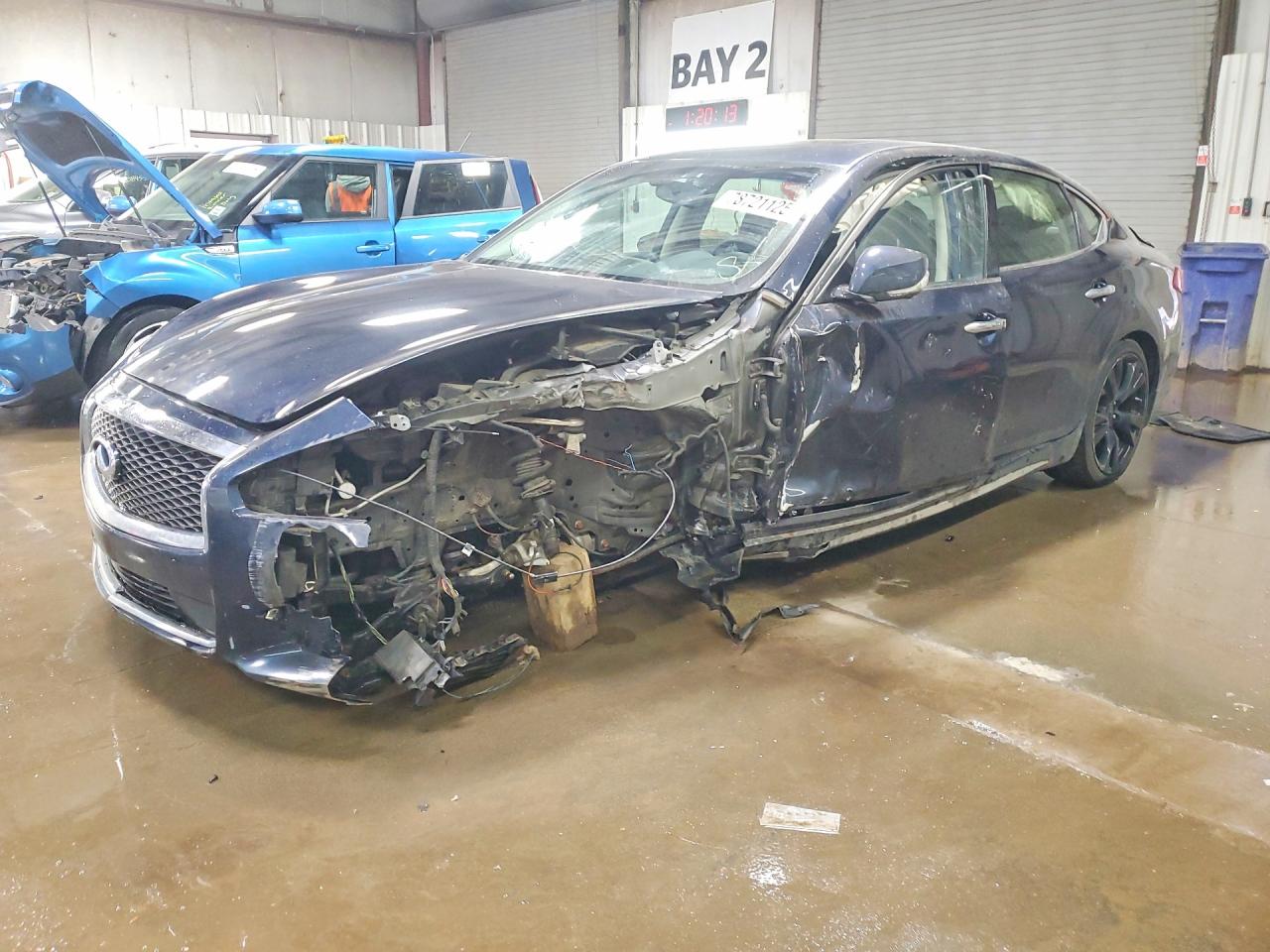 Infiniti Q70