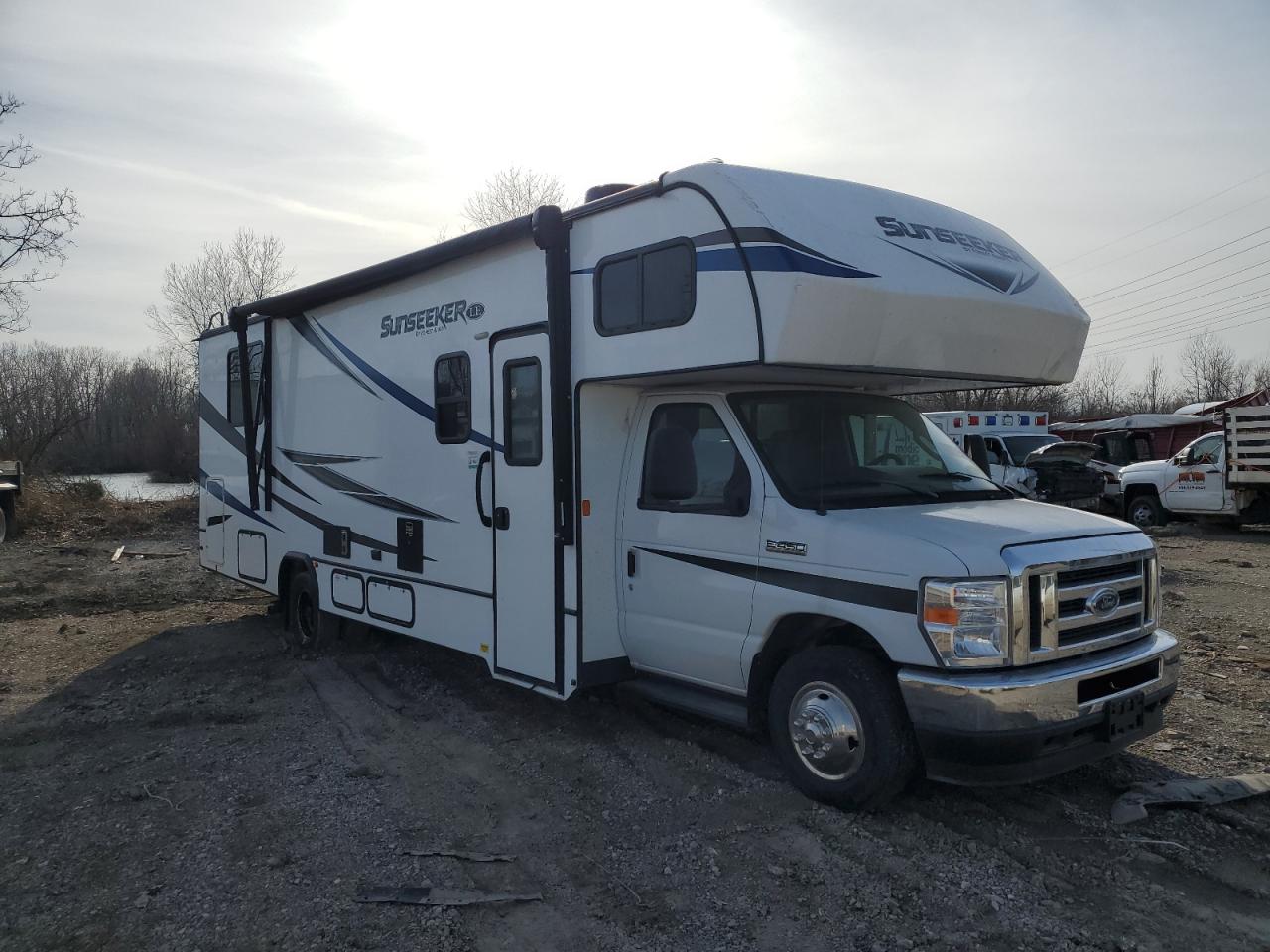 2022 Ford E-450