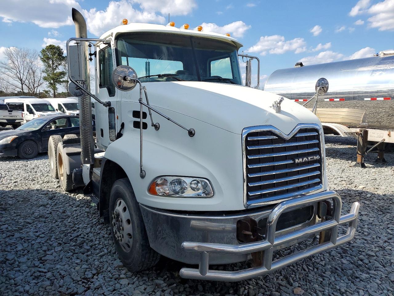 2014 Mack Cxu613