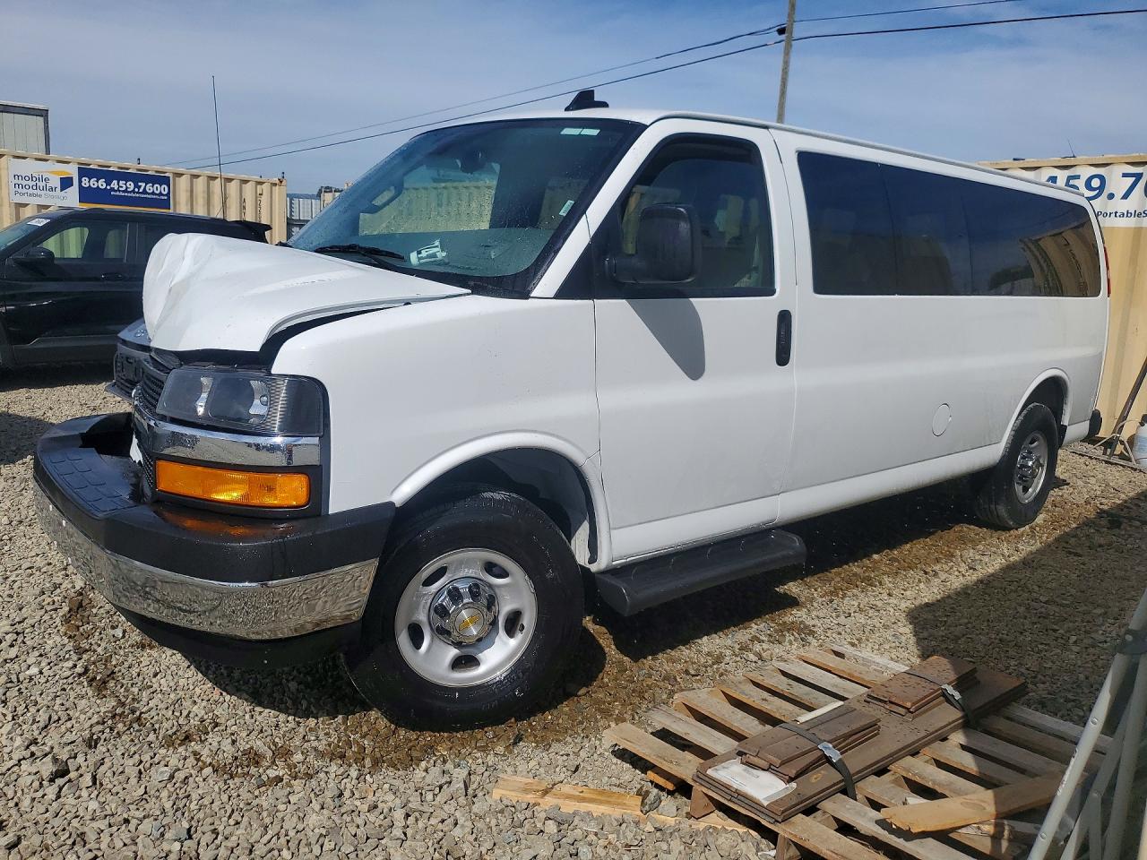 2025 Chevrolet Express 3500