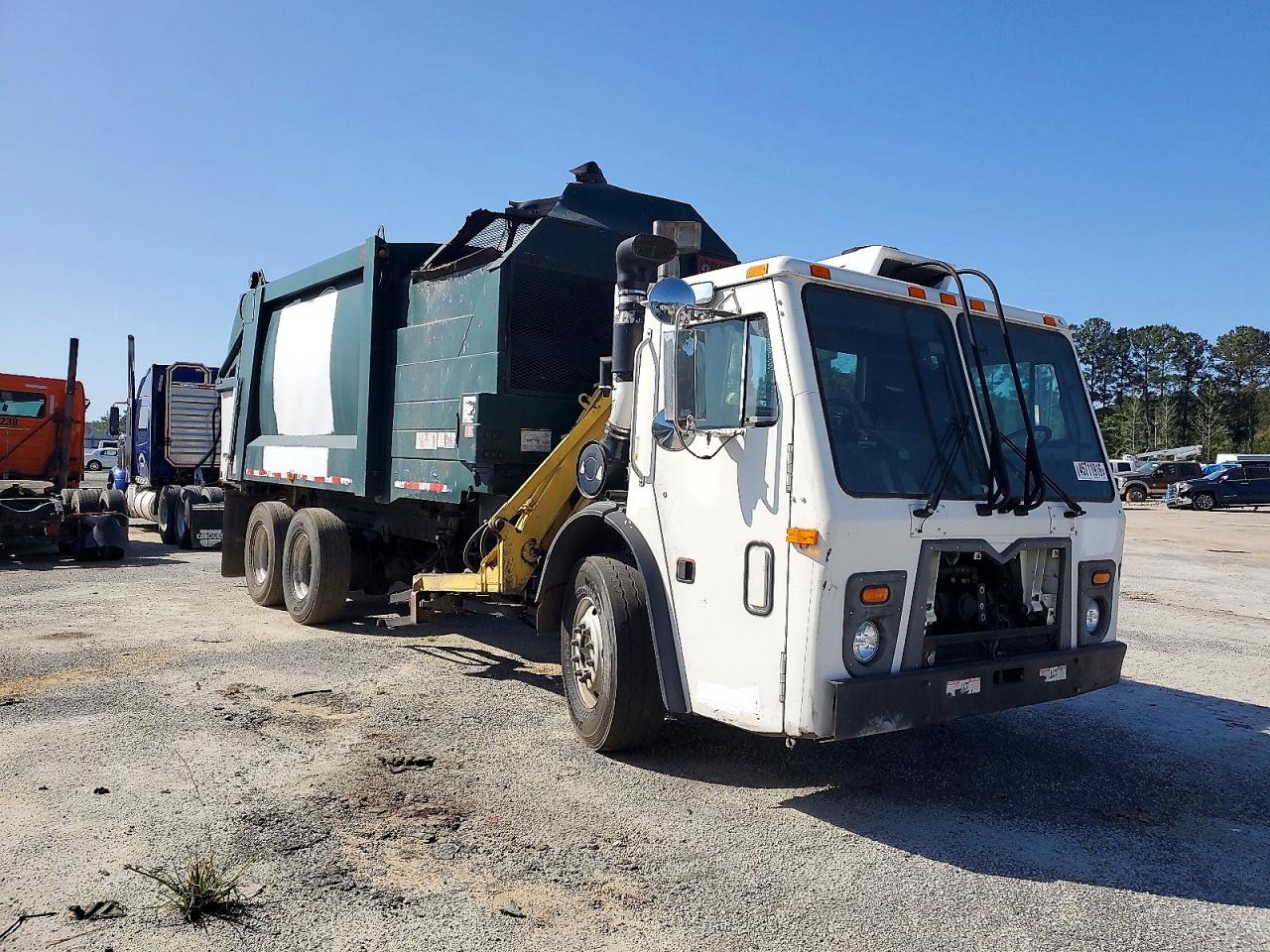 2016 Mack Leu613