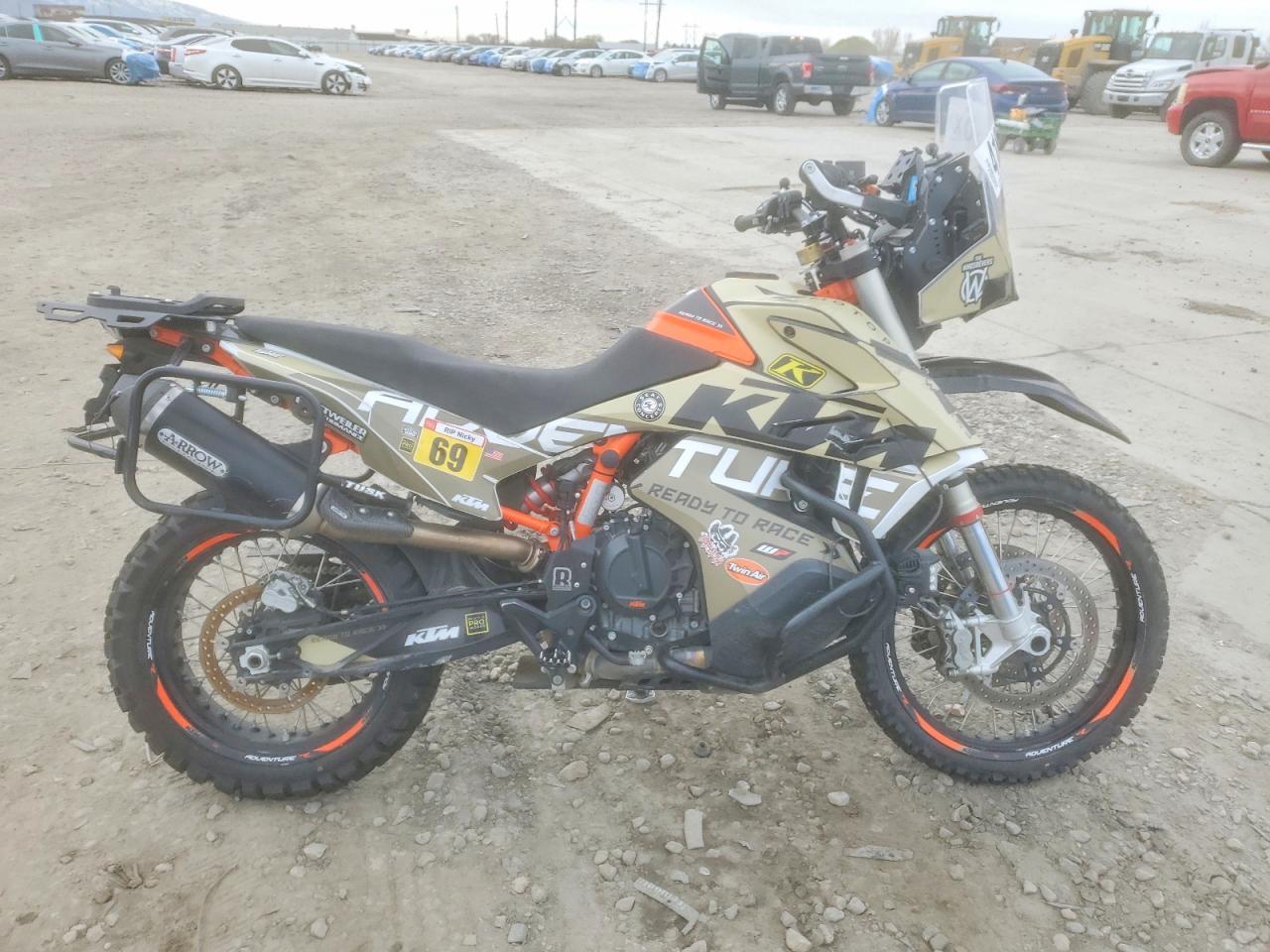 Ktm 890