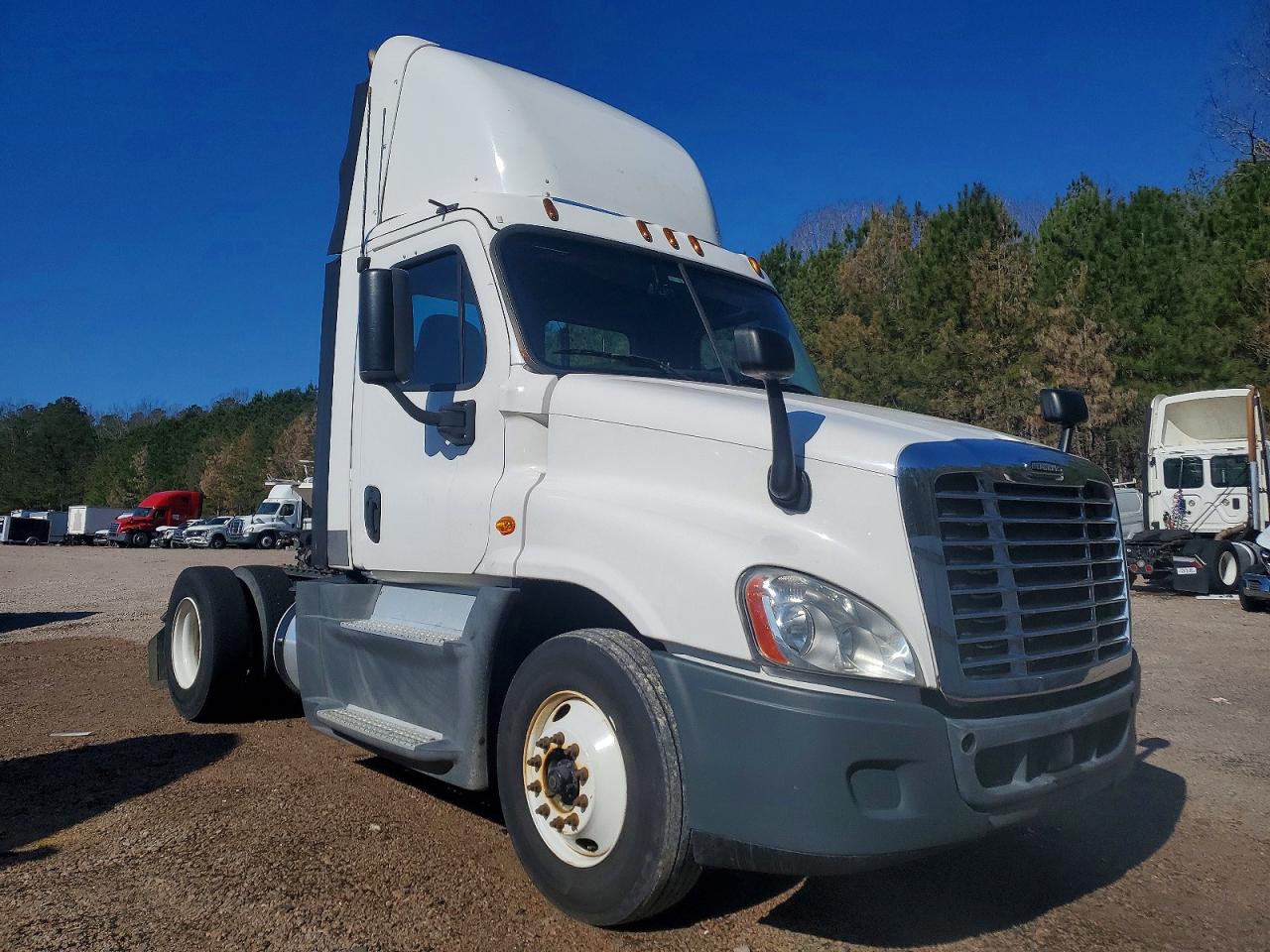 2016 Freightliner Cascadia 125