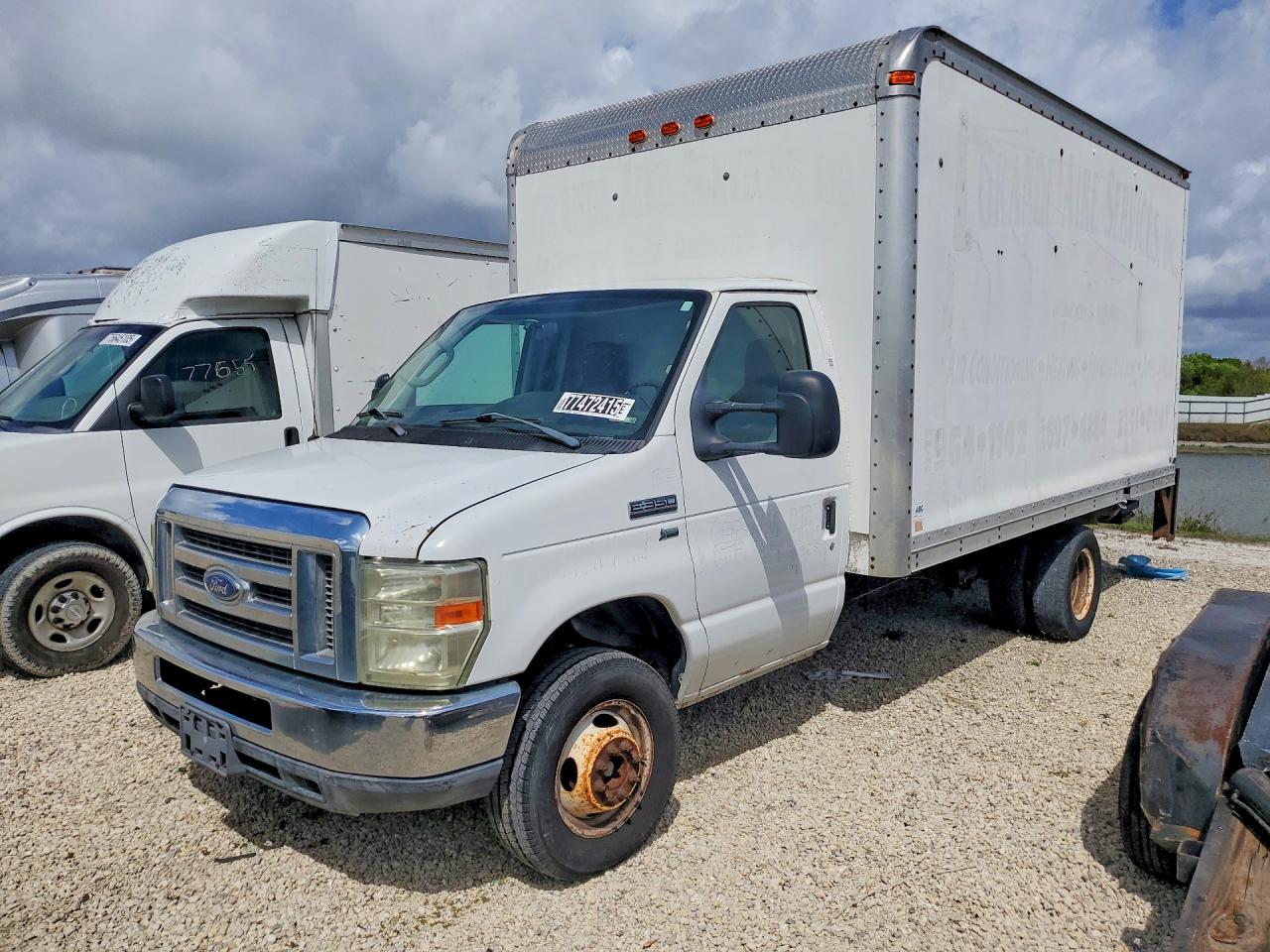 2011 Ford E-350